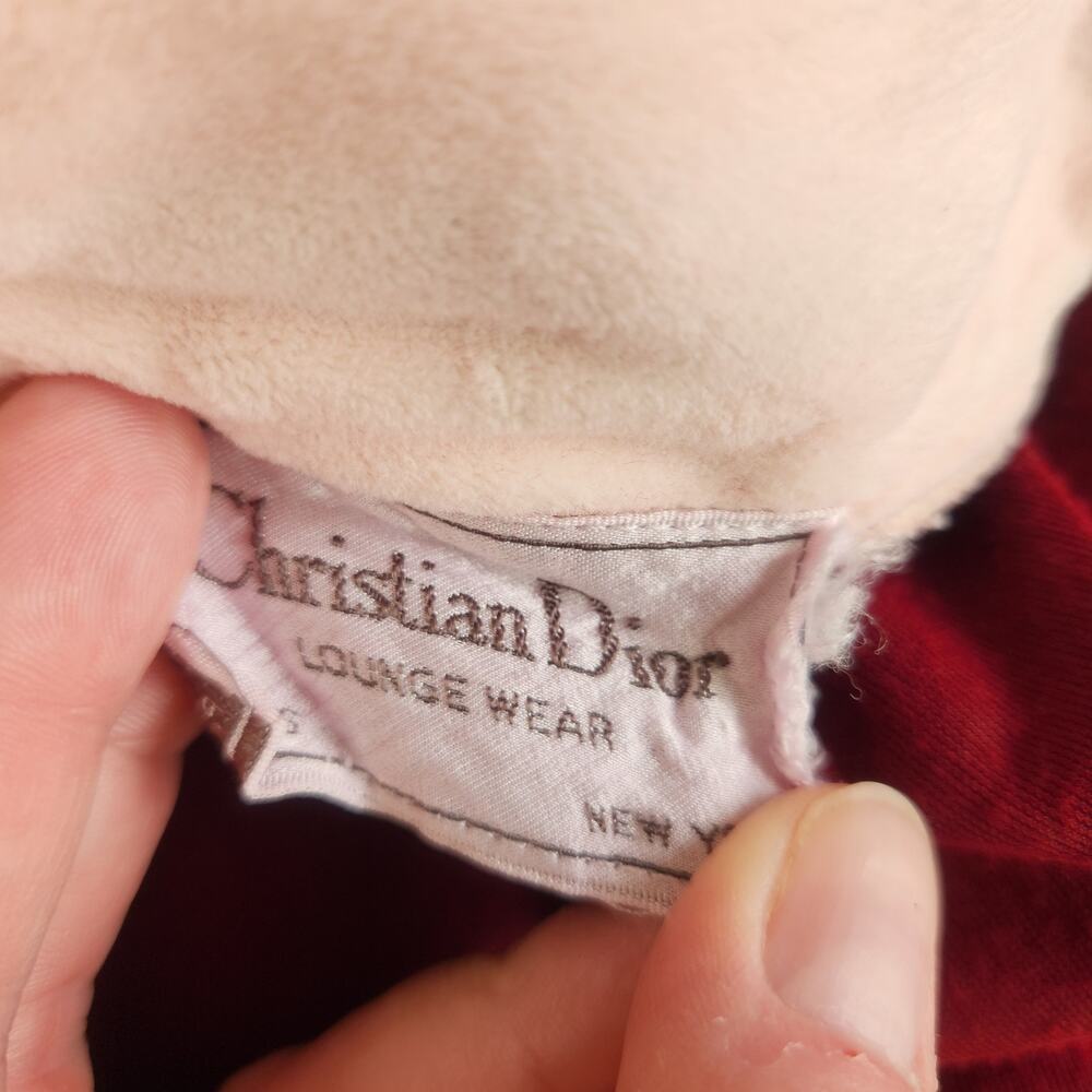 Vintage Christian Dior Lounge Wear Velour Robe in Burgundy Size XS/Small Belt - Picture 10 of 11